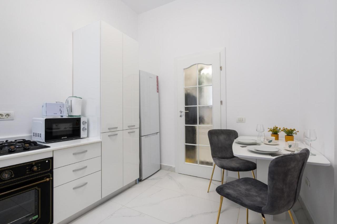 Sunset-Apartment Bukares Bagian luar foto